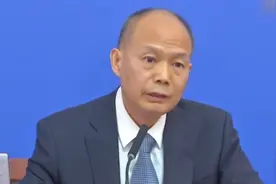 北京中铁十一局三公司发生聚集性疫情 多人被问责视频封面
