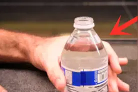 100度开水能杀死细菌？将污水煮沸后放显微镜下，答案显而易见视频封面