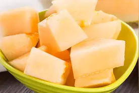 常食哈密瓜，对身心疲倦、心神焦躁不安的人群有一定改善视频封面