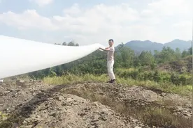 10米长的垃圾袋，能像风筝一样升空吗？视频封面