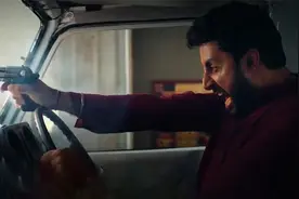 最新犯罪喜剧大片，十个主角多线叙事，有点复杂但真好看