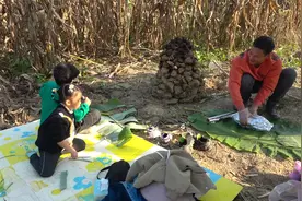 红薯窑：农村孩子的乐趣，扒开泥土那一刻满满的童年味道，真陶醉视频封面