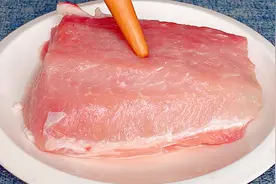 炒瘦肉时，直接下锅炒是大错，教你正确做法，吃肉和吃豆腐一样嫩