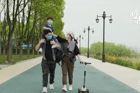 武汉“解封”当天，护士李婷接回儿子，分别74天后一家人终于团聚视频封面