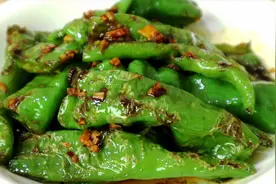 大厨教你虎皮青椒的家常做法，好吃不油腻，味道超赞，比吃肉还香视频封面