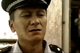 盘点查车系列，黄渤开货车被拦下，谁知后面装了个冰冻警察！视频封面