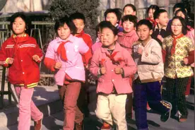 八九十年代的中国，满屏的回忆！视频封面
