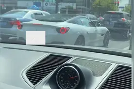 上海：妻子误认千万豪车向丈夫发问,丈夫拿奢侈品包比喻,妻子秒懂视频封面