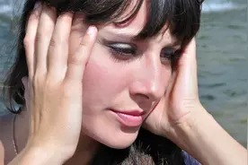 一见阳光就身上痒？可能是日光性皮炎，医生教你如何治疗视频封面