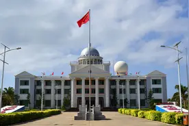 中国南海最大人工岛屿，岛上设施齐全，还有军队驻扎！