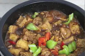 鸡肉炖豆腐这样做，荤素搭配，好吃又下饭，一顿能吃一大锅视频封面