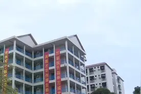 顺德郑裕彤、李兆基中学扩建 将增学位1800个视频封面