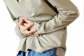 突发腹痛怎么回事？可能是这9种情况，劝你别忽视视频封面