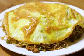 12元一盘肉末炒细面，李姐在家做，菜多肉香面筋道，看着都想吃视频封面
