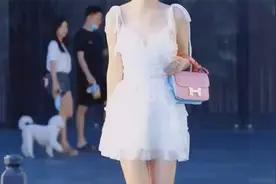 你也一定是某个人翘首以盼的惊喜视频封面