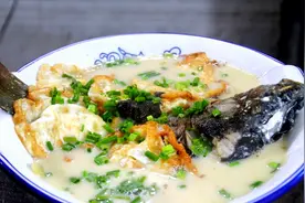 鲤鱼和鸡蛋最好吃的做法，汤白味鲜无腥味，方法一看就会，真香！