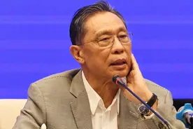群体免疫是否有效？李兰娟钟南山两大院士明确表态，意见完全一致视频封面