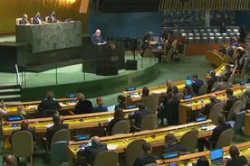凌晨，联合国通过重要决议，为何中国要投弃权票？外交部亮明立场视频封面