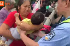 乐山：暴雨来袭，高速公安全力转移村民在高速服务区避险视频封面