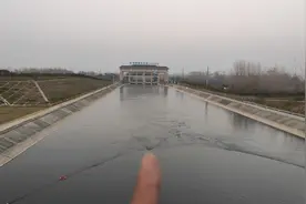 “南水北调”为什么不允许钓鱼游泳？为了保护人，水渠很凶险！视频封面