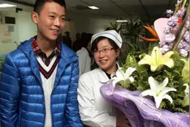 汶川地震时，那个为救陌生同学而受重伤的陈浩，如今怎么样了？视频封面