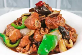 传说中的“黄焖鸡”其实是这样做的，大厨详细讲解，新手一学就会视频封面