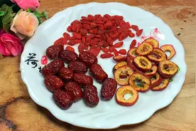 大枣山楂加枸杞，放锅里煮一煮，健康又营养，效果真是太棒了视频封面