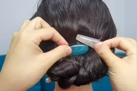 这种卷发盘发不会淘汰，简单一扎也不影响造型，发型太高级了视频封面