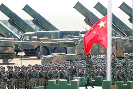 2025年中国实力有多强？听听美国专家给出的答案，或许就明白了！视频封面