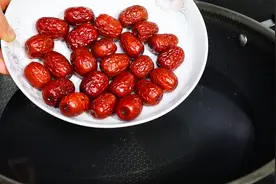 把红枣倒入凉水锅中，瞬间变美食，香甜松软，吃1次就忘不了！视频封面