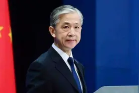中国说到做到！1000万救援物资运往乌克兰，美国忙着提供武器弹药视频封面