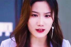 你把房子卖了我们一家人住哪？那是我的房子还不能卖了，解气合集视频封面