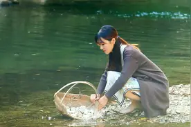 釉果居然不是美食？用它调配透明釉，做幅瓷板画，生活精致而惬意