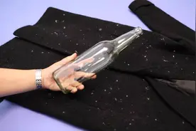 不管衣服上粘上多少毛球毛絮？用这招，一个啤酒就解决，太实用了视频封面