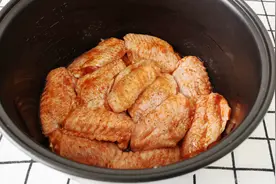 电饭锅也可以做奥尔良鸡翅，少油健康，步骤简单，出锅就流口水了视频封面