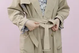 女孩教你6个时尚的蝴蝶结系法，风衣腰带打结一点不难，好显瘦呀视频封面