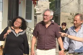 因81年前一张保单，76岁荷兰老人跨国寻亲，亲人痛哭：我也在找你视频封面