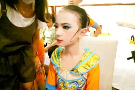 儿童舞台妆妆容教程分享，不一样的眉型，加上修饰，气质满满