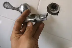 水龙头拧断在墙里面怎么办？教你一个好办法，1分钟搞定视频封面