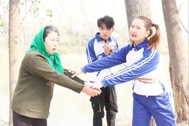 肉肉跟大华玩拔河比赛，大华生气的把肉肉绑在树上，最后妈妈来了视频封面