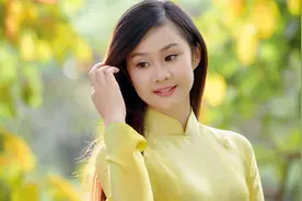 把这首歌设为手机铃声，来电都舍不得接，旋律实在太好听了