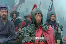 梁山大军征讨方腊，鲁智深公孙胜相继离去，首战牺牲二十几位好汉视频封面