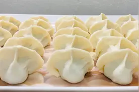 春天要多吃韭菜，教你调馅包韭菜水饺，2个技巧，韭菜翠绿不发黄视频封面