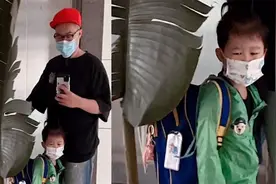 萌娃疑惑！幼儿园小朋友带巨型枯叶上美术课，真家大“叶”大！视频封面