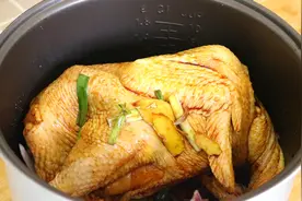 整只鸡这样做太香了，不用炒不用炖，也不加一滴水，越吃越过瘾视频封面