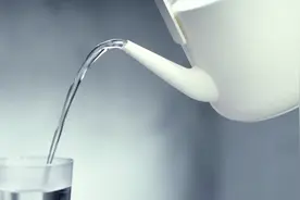 热水如何冷却最快？教你快速冷却的妙招，想喝马上喝，不用再久等