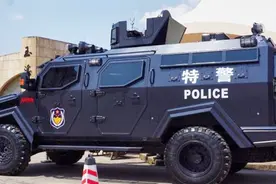 国内两款最具震慑力警车！V10引擎，能抵挡一切，迪拜给钱都不卖
