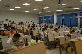 河南调整公办普通高校学费，2020秋季学年起：最高上涨2300元视频封面