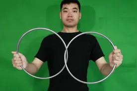 揭秘：高难度民间魔术戏法，让铁圈隔空串联！完全不挡住视频封面