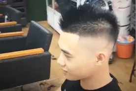 20多岁小伙，剪款毛寸头发型，精神又帅气，看完也想剪同款